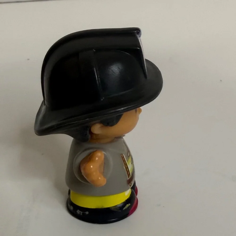 Fisher-Price Little People Firefighter Figure Grey Uniform FMN98 Mattel 2016‎
